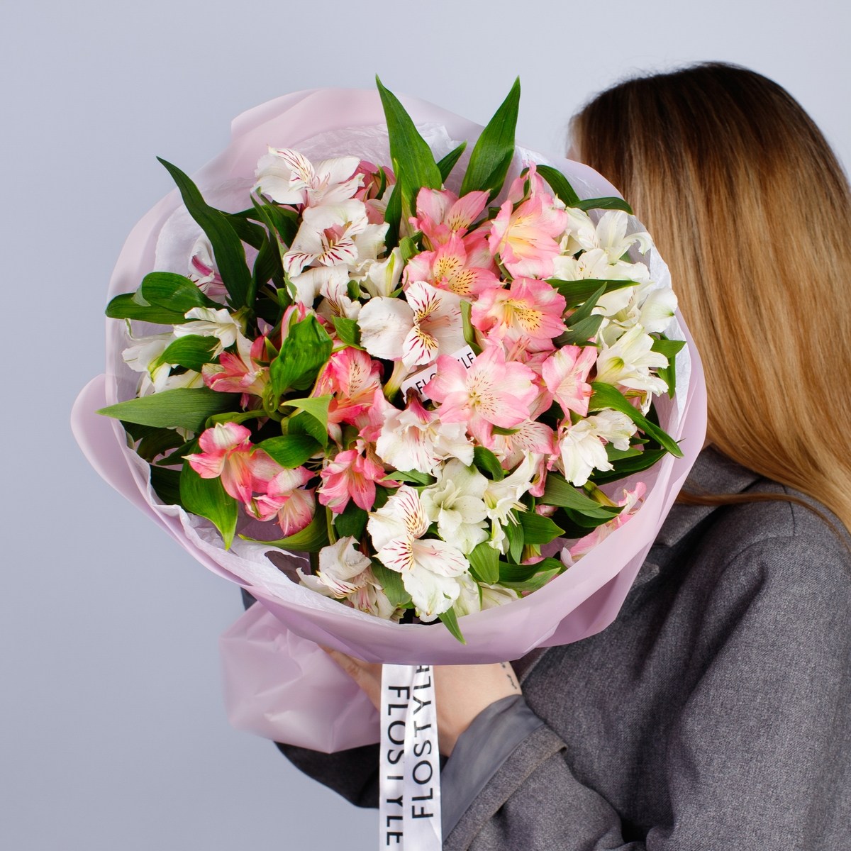 Букет нежных альстромерий 